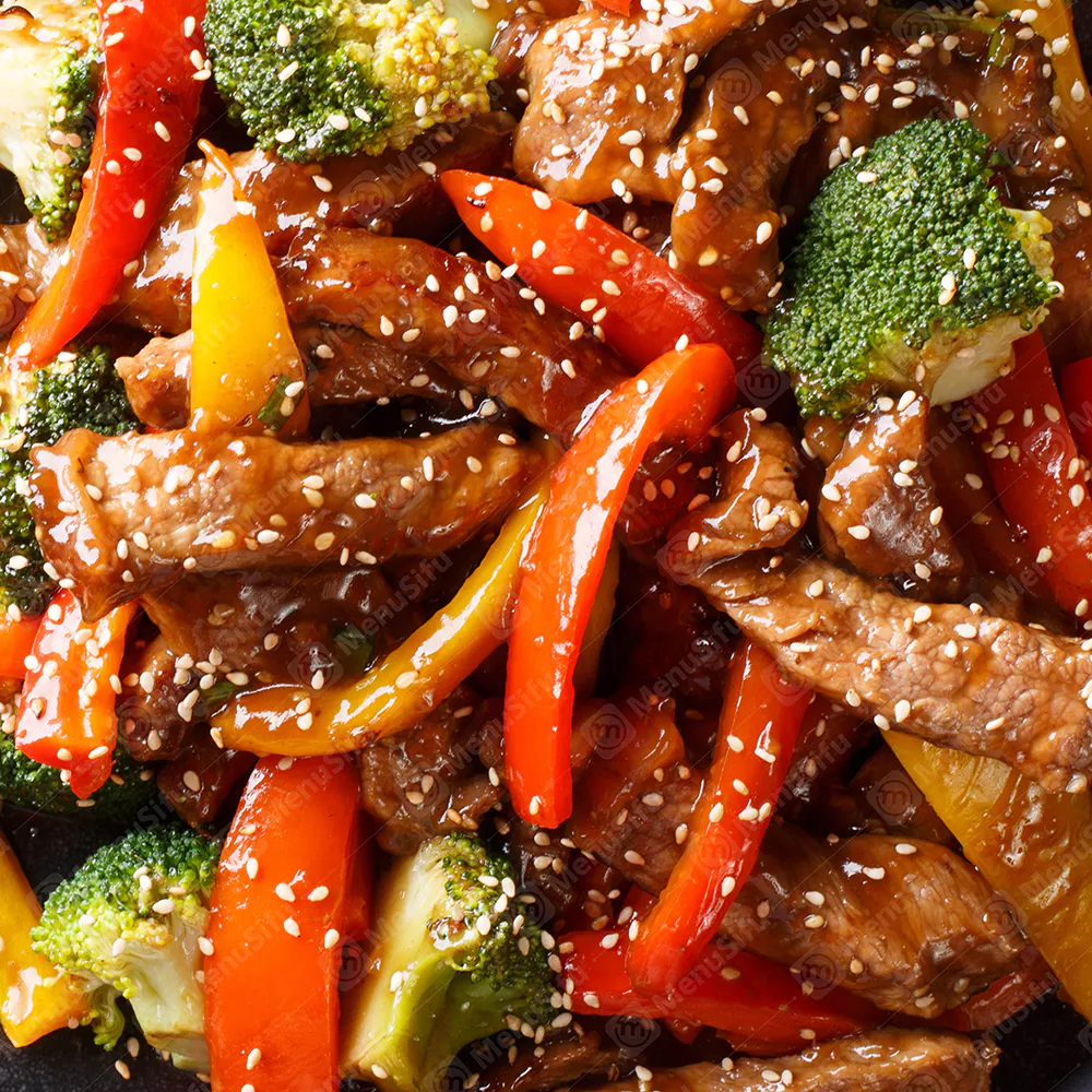 Beef with broccoli and bell peppers at New Golden Fountain, a Chinese Restaurant in Yonkers