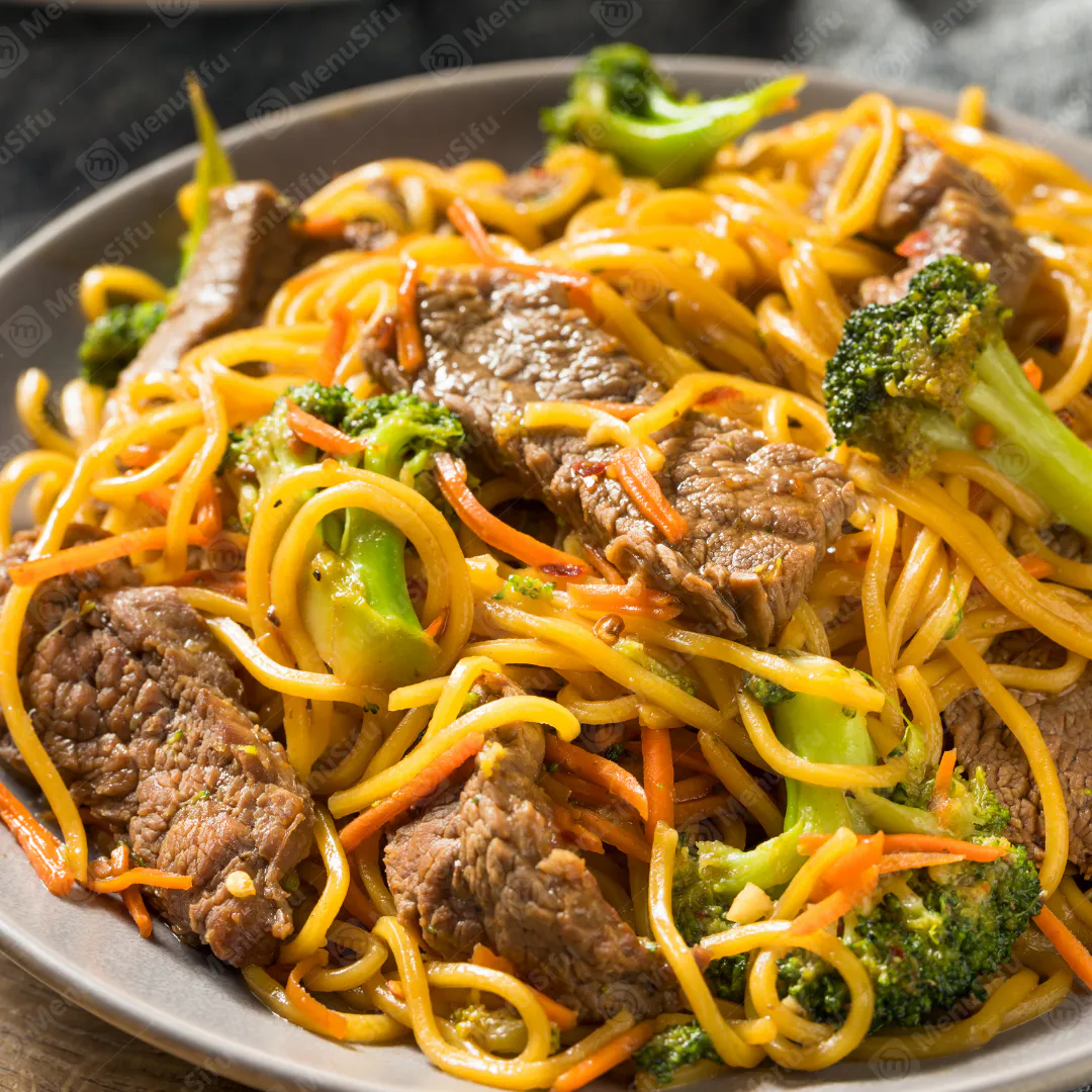 Beef lo mein with broccoli and carrots at New Golden Fountain, a Chinese Restaurant in Yonkers